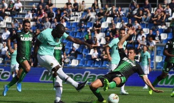 国米锋线双星闪耀全场,劳塔罗搭档哲科所向披靡