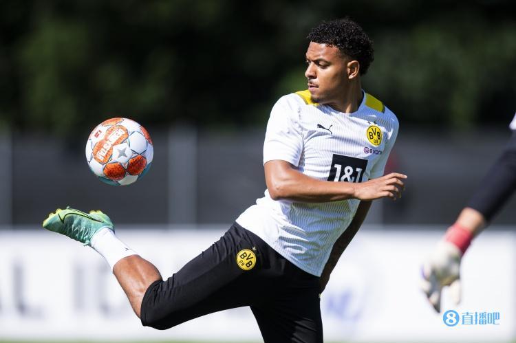 多特蒙德冬窗新援马伦首秀破门完美融入球队体系  多特蒙德冬窗新援马伦首秀破门完美融入球队体系